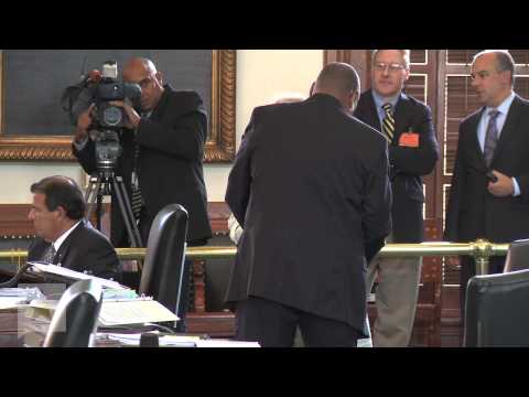 Thumbnail for Video of Sen. Wendy Davis Attempting to put on Back-Brace During Filibuster